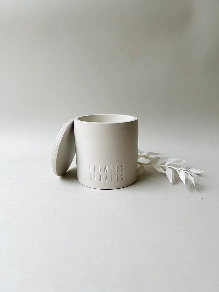 White handmade candle White handmade candle
