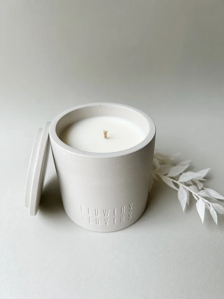 White handmade candle White handmade candle
