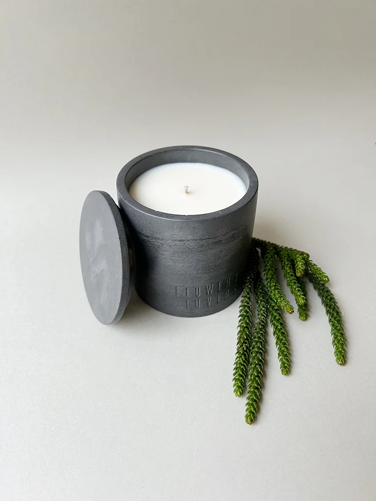 Black Flowers & Lovers Candle