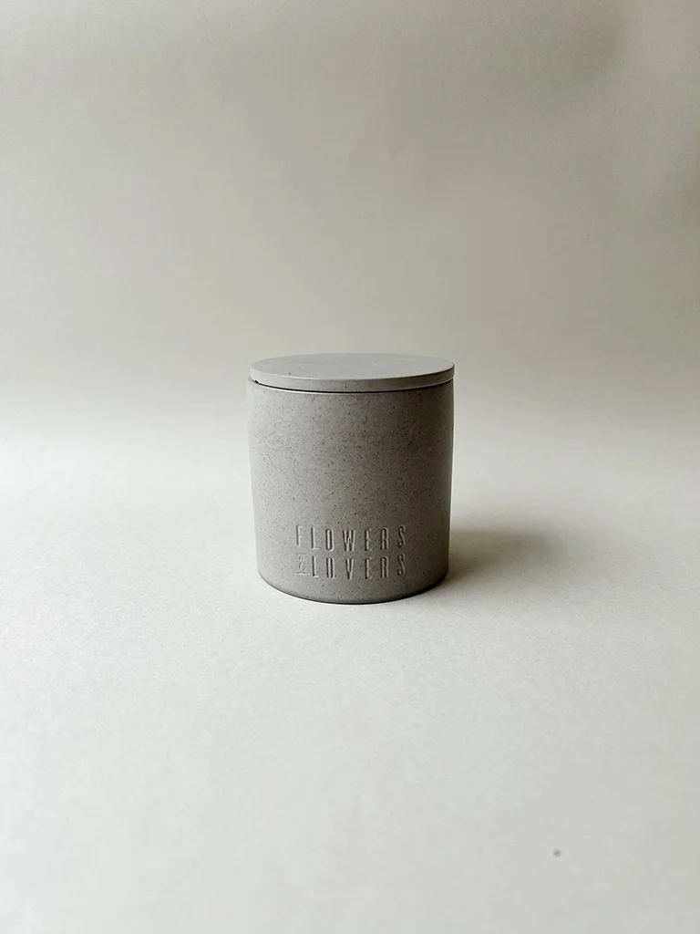 Gray Flowers & Lovers Candle